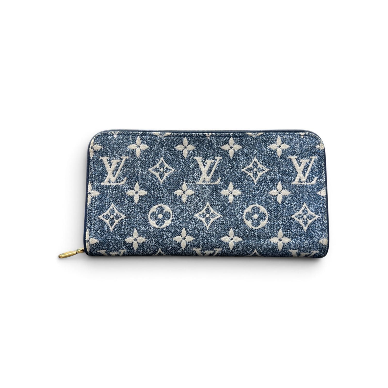 LOUIS VUITTON 極美品 ルイヴィトン ジッピーウォレット モノグラムジャガード デニム ラウンドファスナー長財布 M81226 RFID搭載 ブルー ギフト プレゼント LV Y2K Aランク 中古 鑑定済 ヴィトン財布