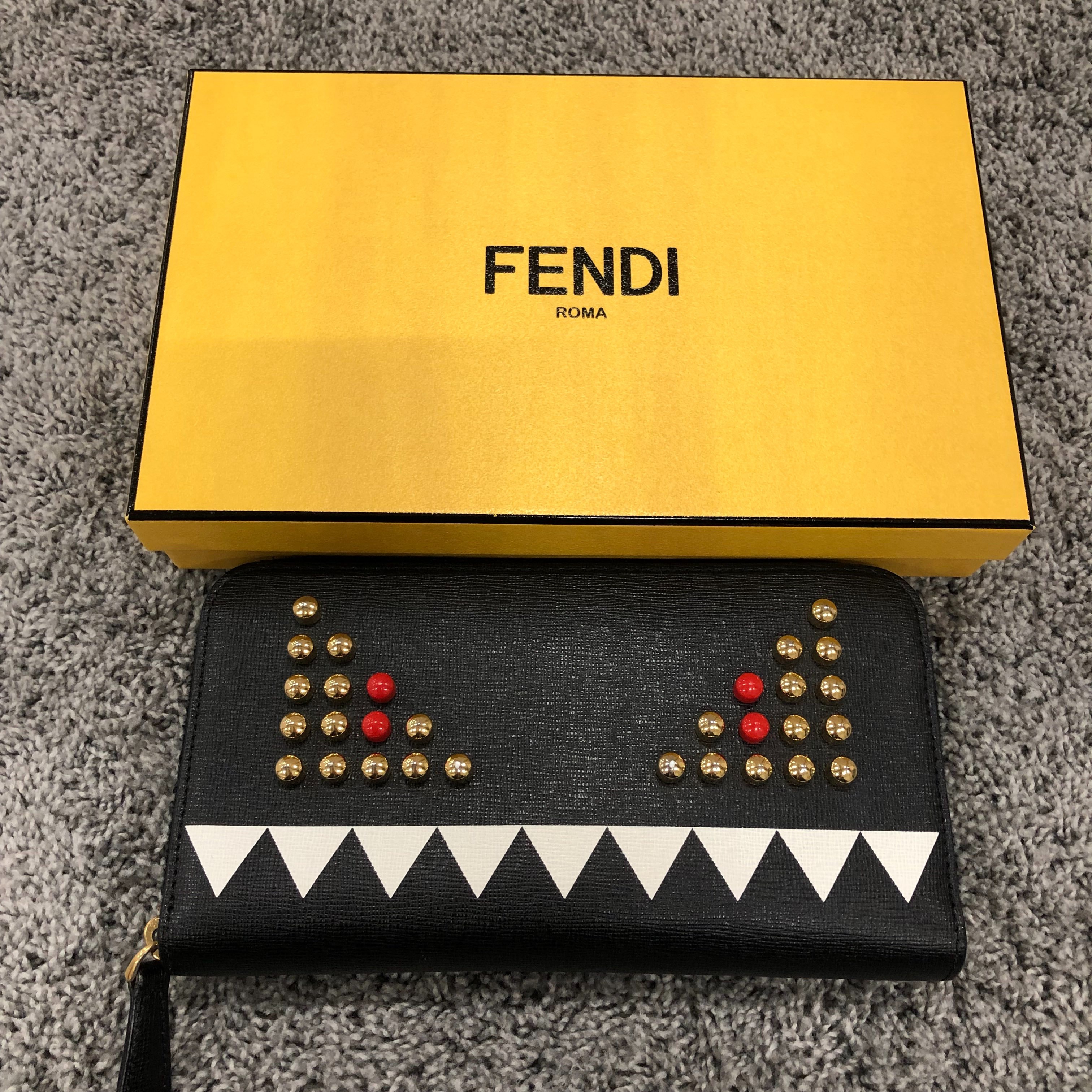 フェンディ モンスター スタッズ ウォレット 長財布 