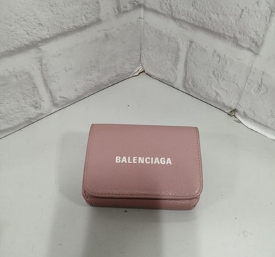 BALENCIAGA