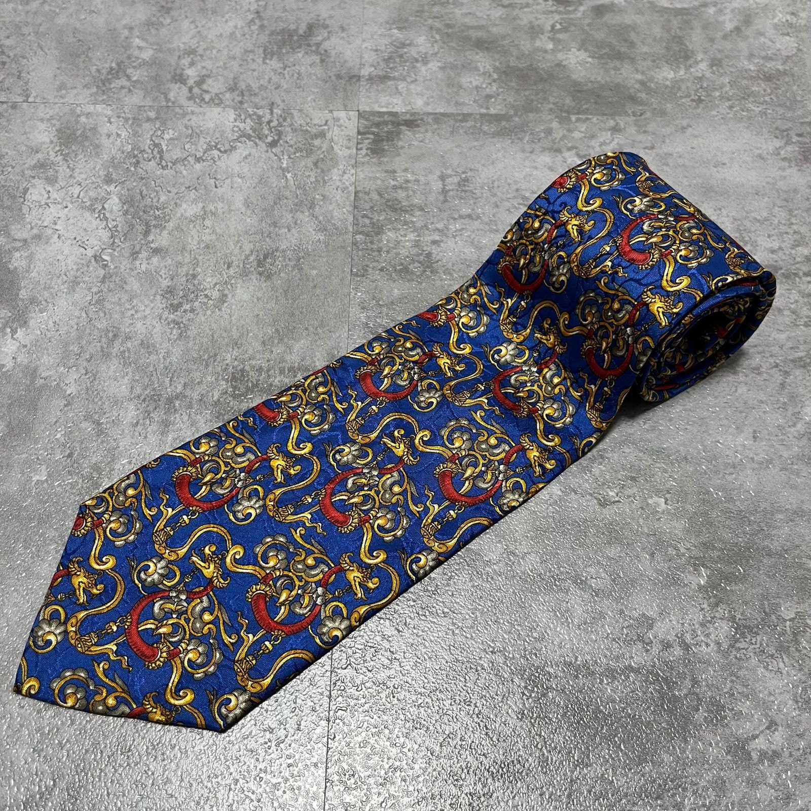 【Christian Dior】クリスチャンディオール バロック柄ネクタイ チェーンモチーフ 馬具柄 シルク100% メンズ ブルー 青色 レッド 赤色 ゴールド 金色 総柄ネクタイ バロック柄 チェーン柄 ロープ柄 馬具柄 ビジネスネクタイ ブランドネクタイ