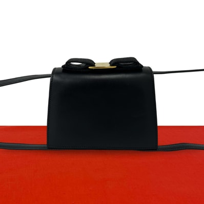 Salvatore Ferragamo サルヴァトーレフェラガモ ヴァラリボン レザー ショルダーバッグ ブラック
905-3