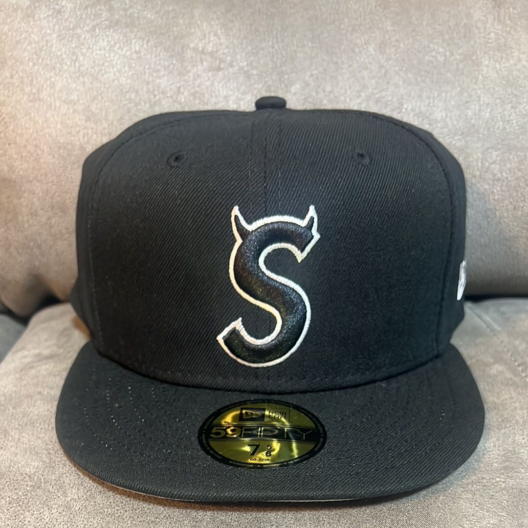 Supreme S Logo New Era  black