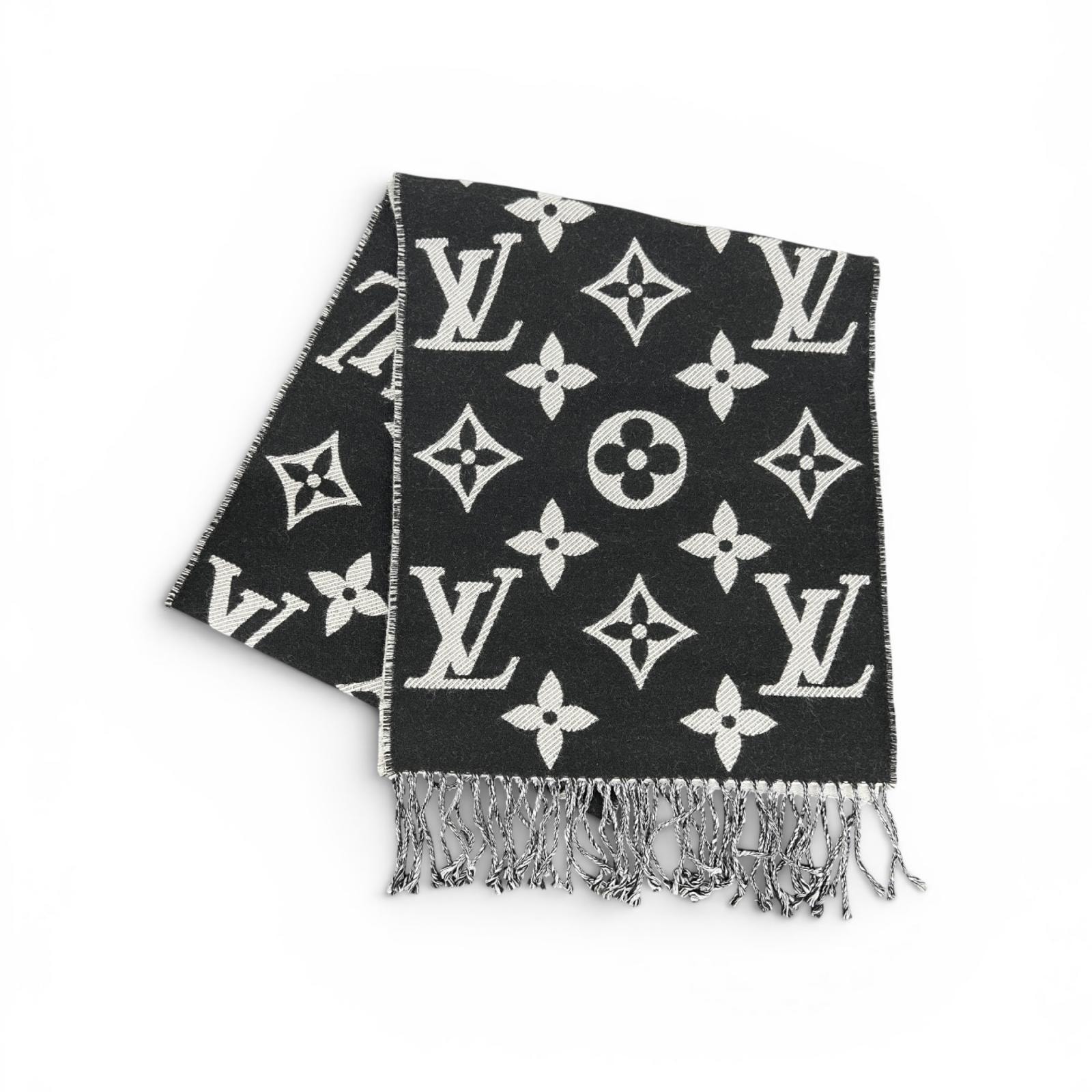 LOUIS VUITTON 極美品 ルイヴィトン エシャルプ シンプリーLV モノグラム マフラー M76964 ウール MR0261 ブラック ホワイト 大判 ストール 箱付き プレゼント ギフト LV Aランク 中古 鑑定済 ヴィトンマフラー