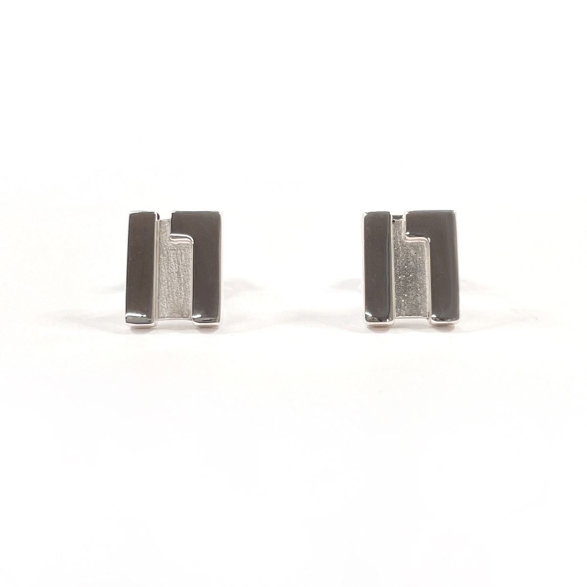 グッチ ピアス Gロゴ   シルバー