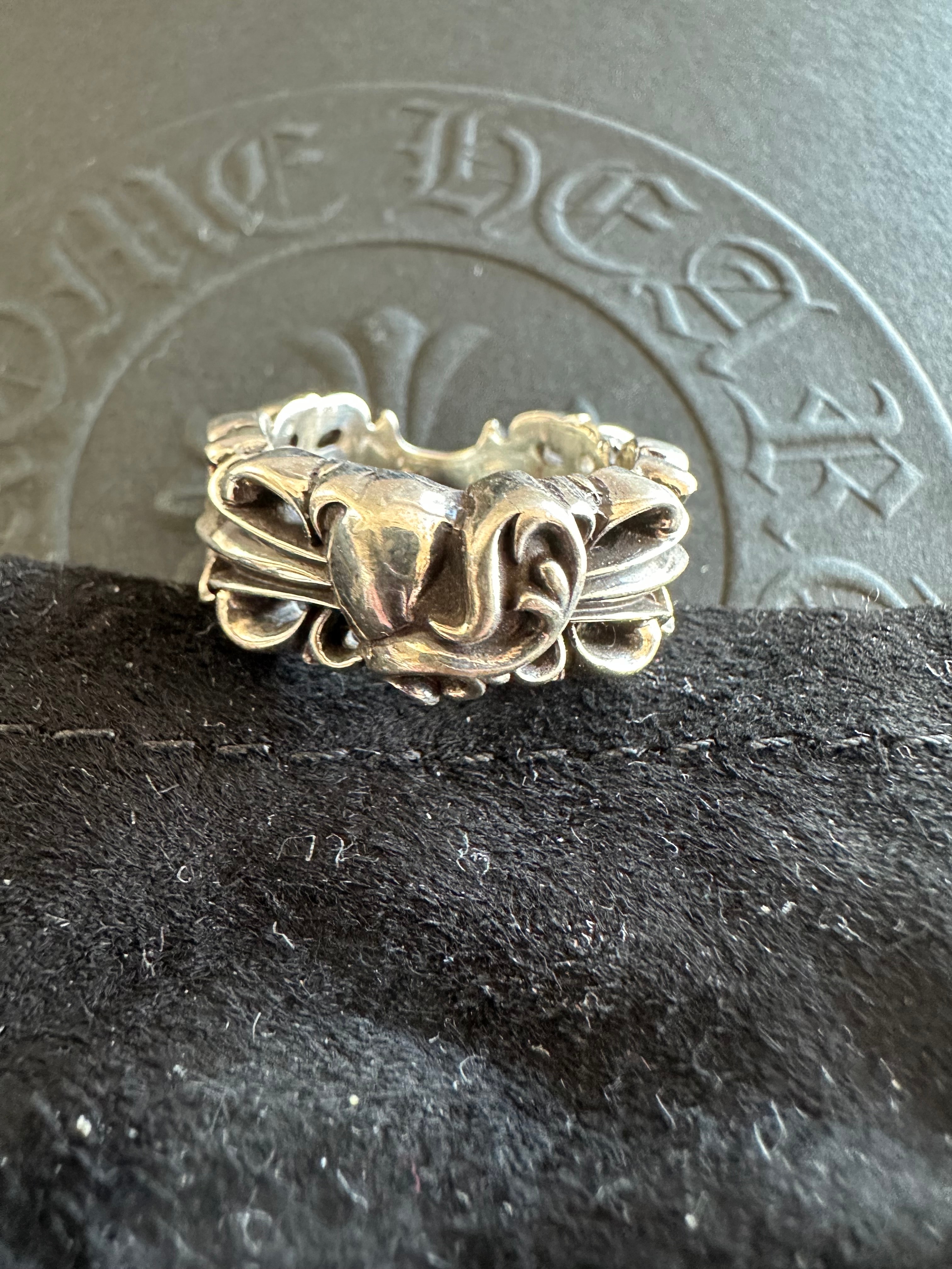 クロムハーツ ダブルフローラルクロスハートリング "シルバー"