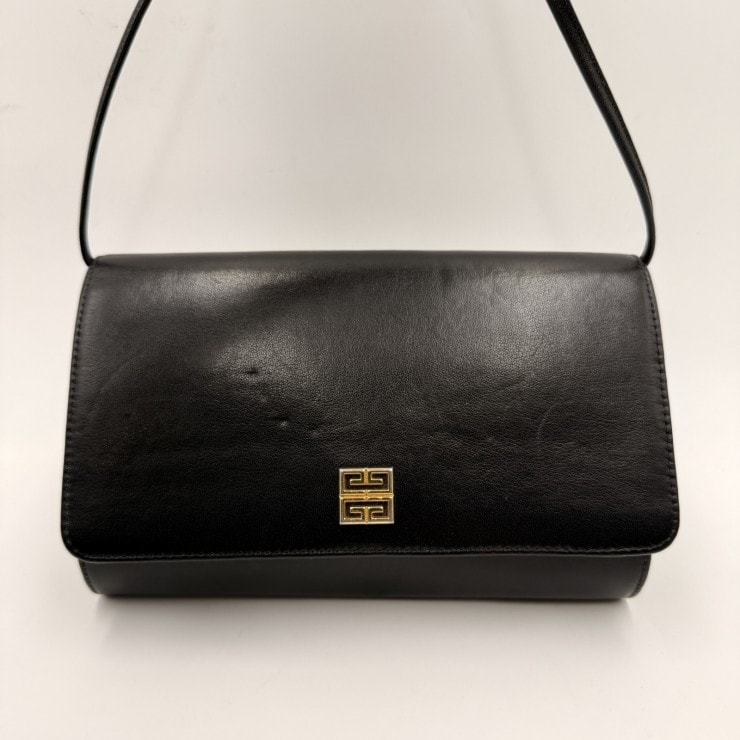 GIVENCHY(ジバンシィ)4Gロゴ ヴィンテージ ショルダーバッグ ブラックレザー ゴールド金具