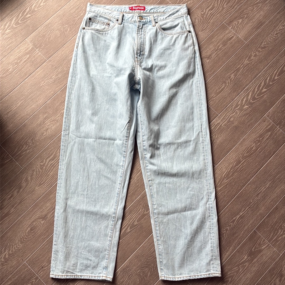 Supreme Baggy Jean (25FW) "Light Washed Indigo"