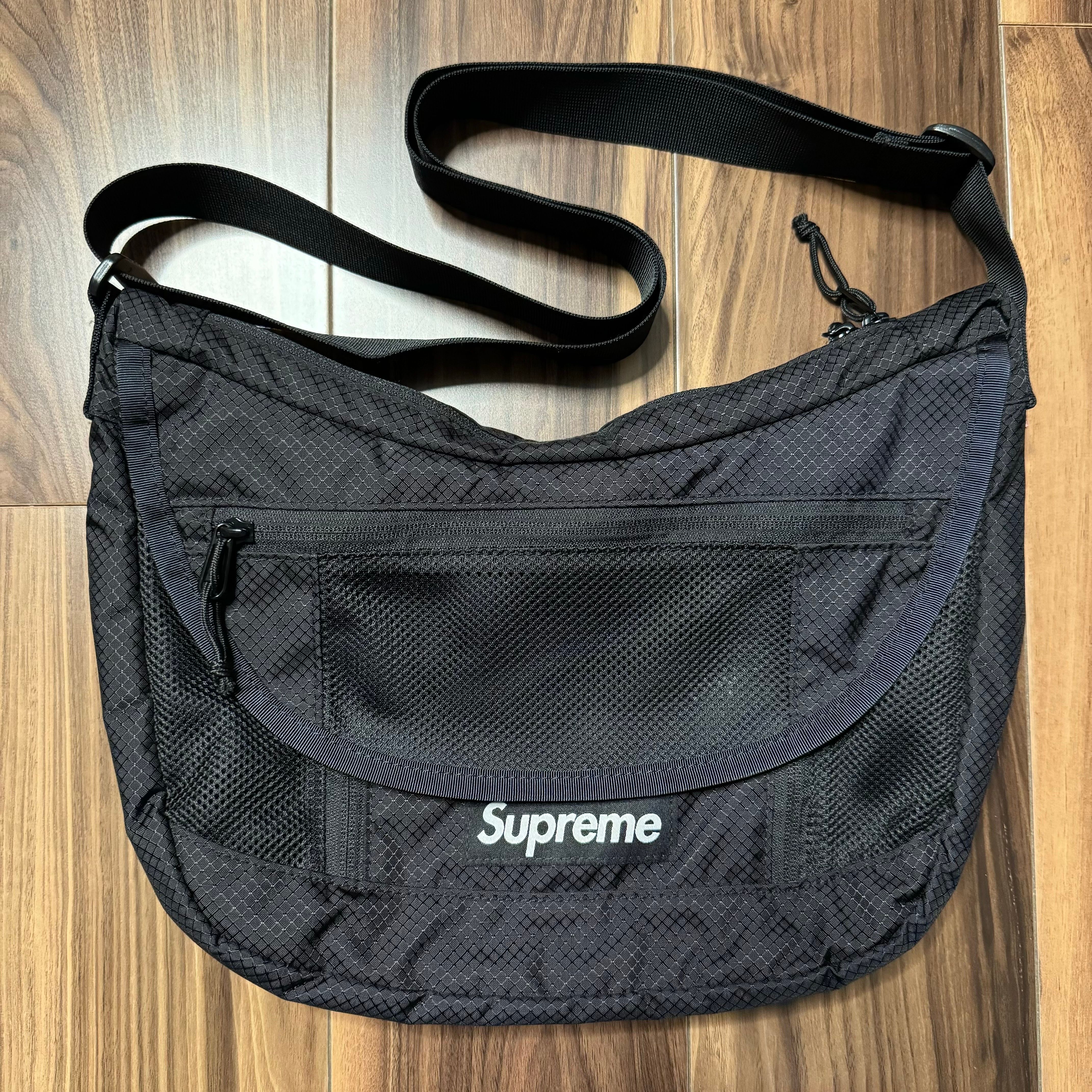 Supreme 2022ss Small Messenger Bag "Black"