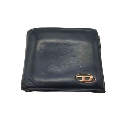 メタルDロゴ レザー 2つ折り 財布 ウォレット【1141932451870】