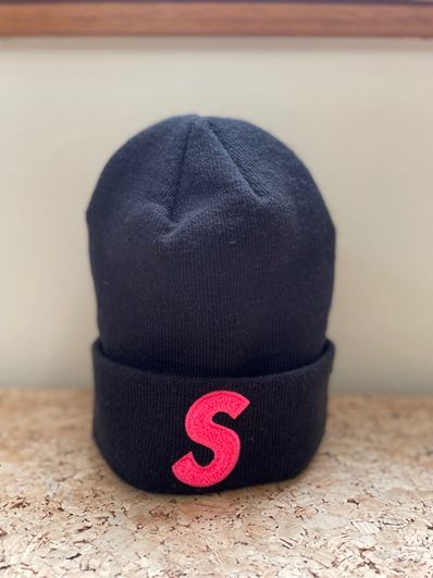 Supreme New Era® S Logo Beanie "Black" (19FW)