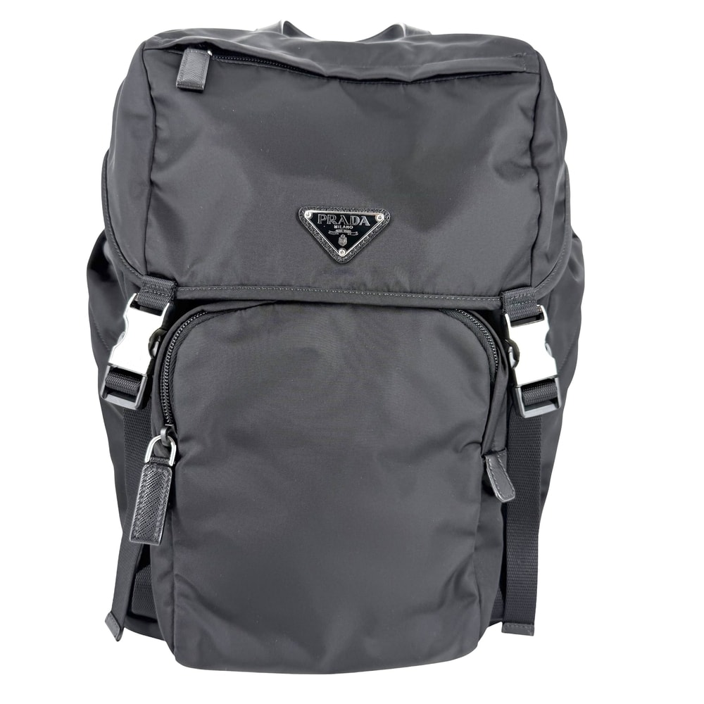 PRADA プラダ リュック バックパック Re-Nylon  トライアングルロゴ メンズ レディース ナイロン    ブラック 黒 シルバー金具 ユニセックス【中古品】