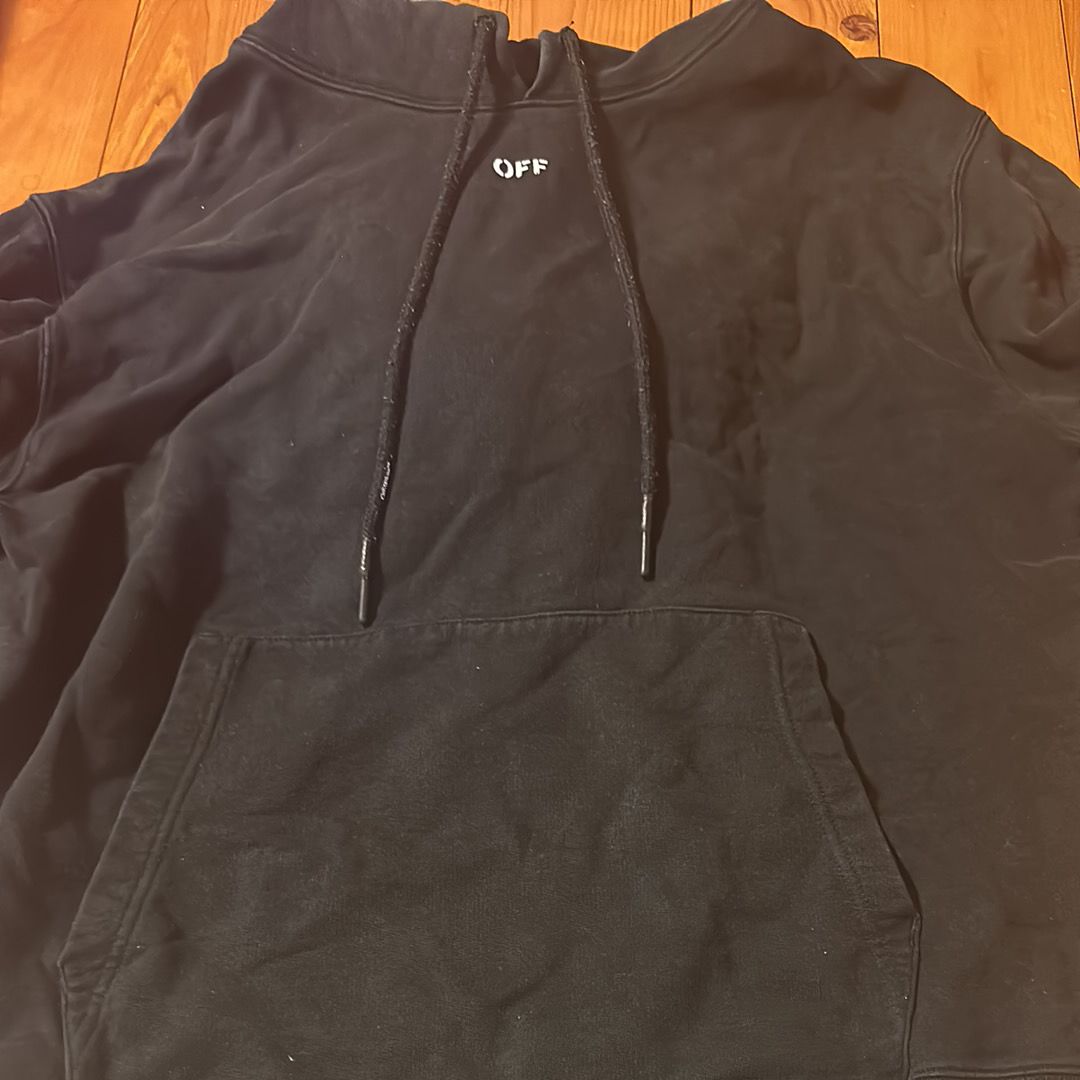 オフホワイトパーカー