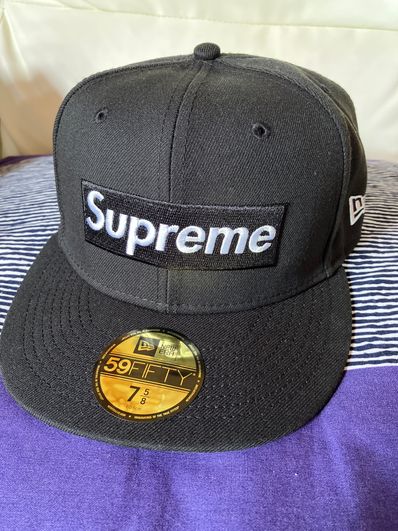 Supreme Money Box Logo New Era "Black"
