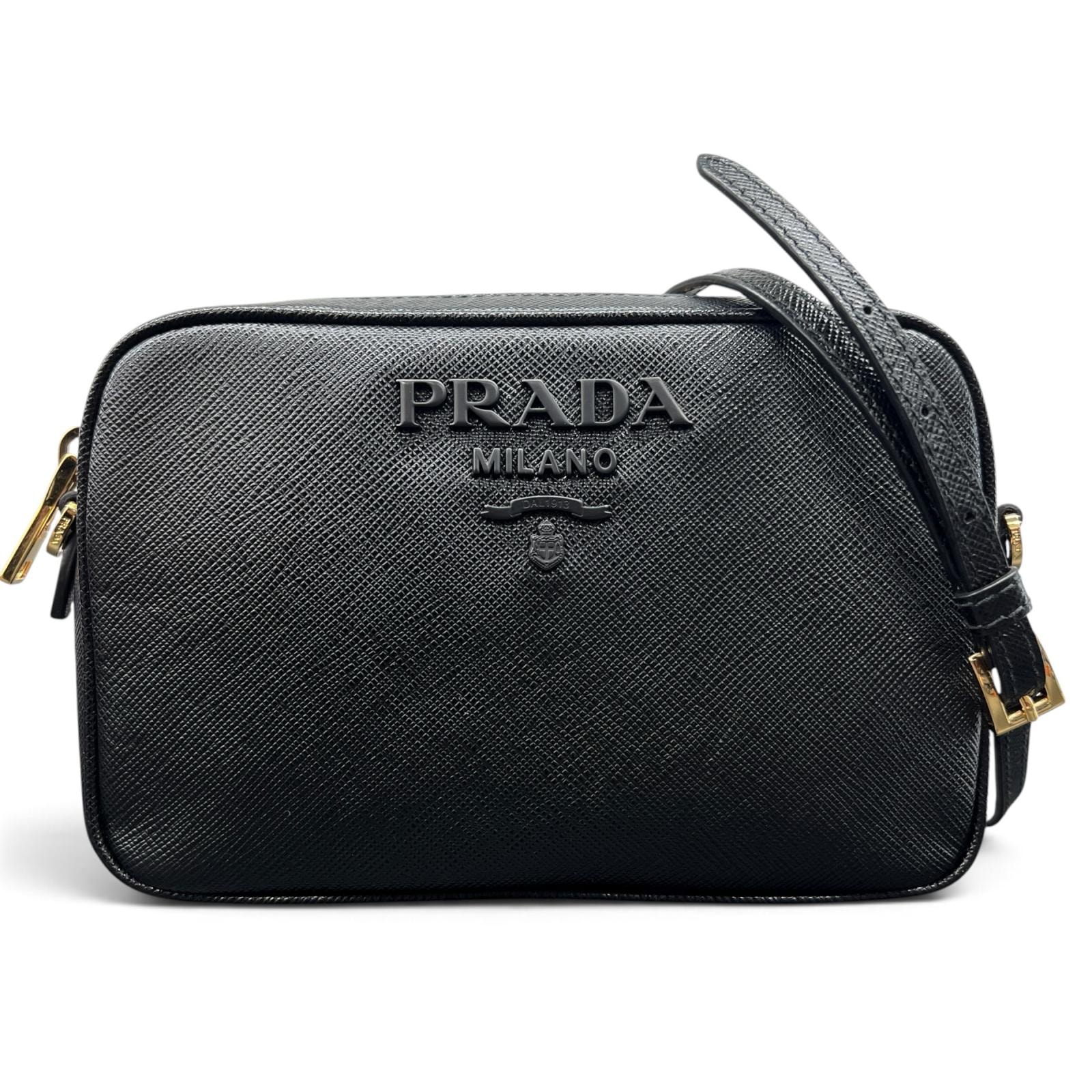 PRADA 極美品 プラダ サフィアーノ モノクロームロゴ ショルダーバッグ 1BH036 ICチップ確認済 ブラック ロゴ クロスボディ ポーチ ポシェット Aランク 鑑定済 中古 プラダバッグ