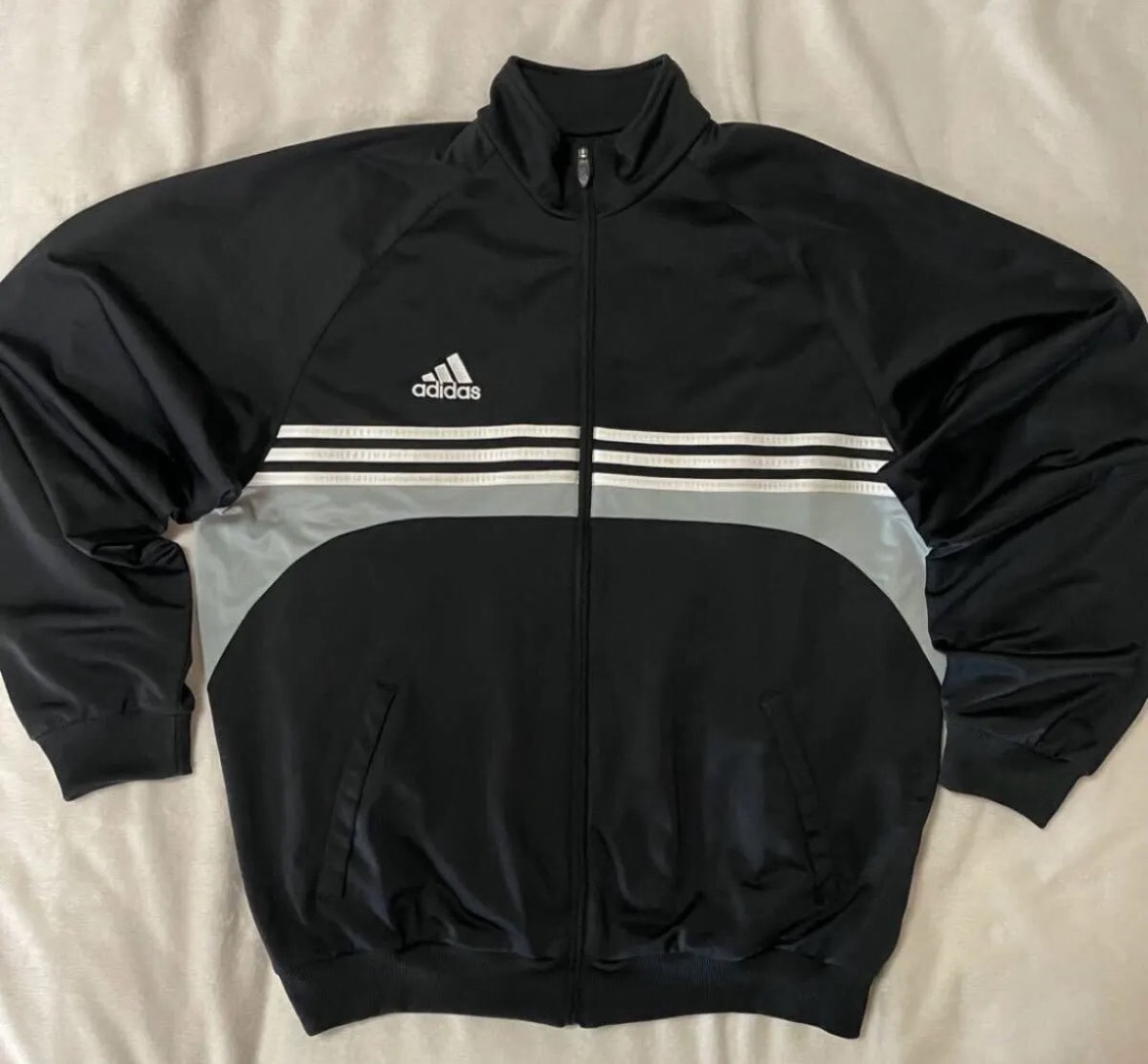 C (やや傷や汚れあり)】あいみょん着用 adidas トラックジャケット XL