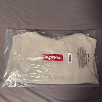 シュプリーム ボックス ロゴ フーディー スウェットシャツ "ストーン" (24FW)