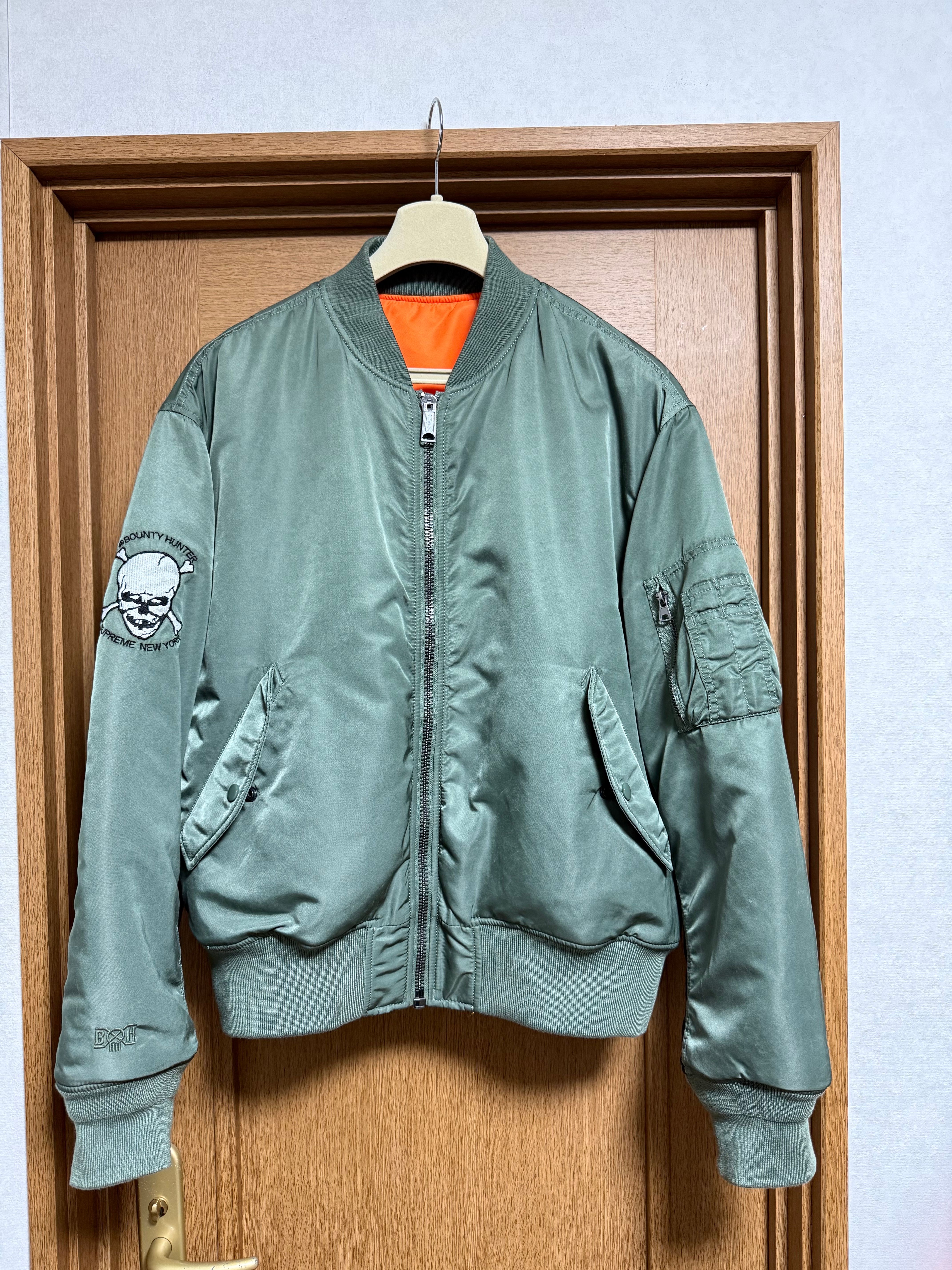 シュプリーム バウンティ ハンター MA-1 ジャケット "オリーブ"