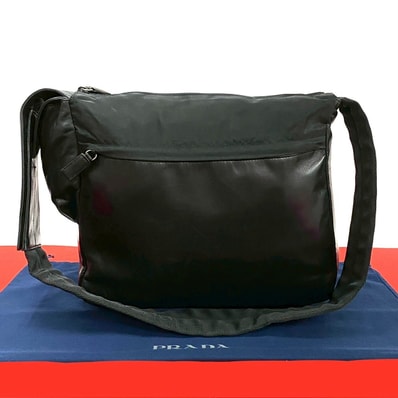 PRADA プラダ ロゴ レザー ショルダーバッグ ブラック
505-4