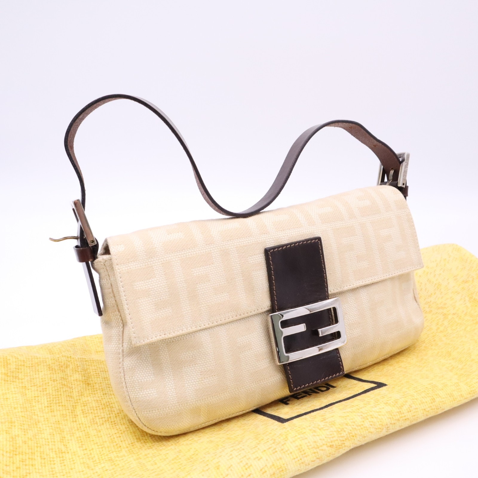 美品 FENDI フェンディ ズッカ ズッカ マンマバケット ショルダーバッグ 26424 ハンドバッグ ベージュ ブラウン キャンバス カーフレザー レディース