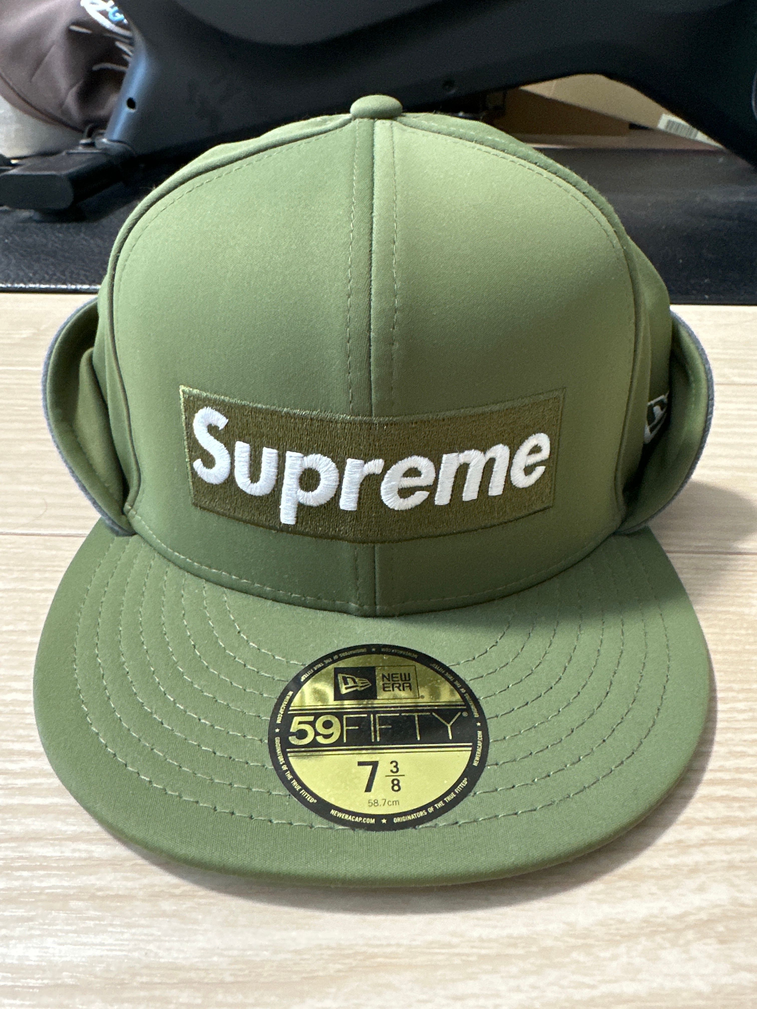 Supreme WINDSTOPPER Earflap Box Logo New Era "Olive"