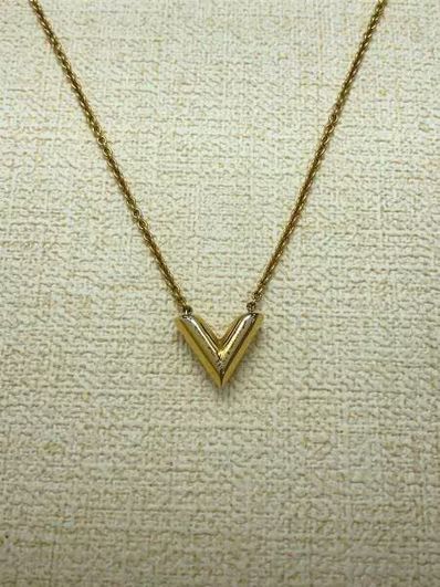 Louis Vuitton Essential V Necklace "Gold"