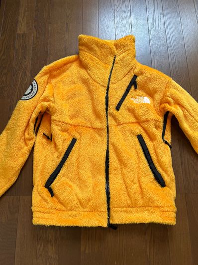 The North Face Antarctica Versa Loft Jacket "Summit Gold"