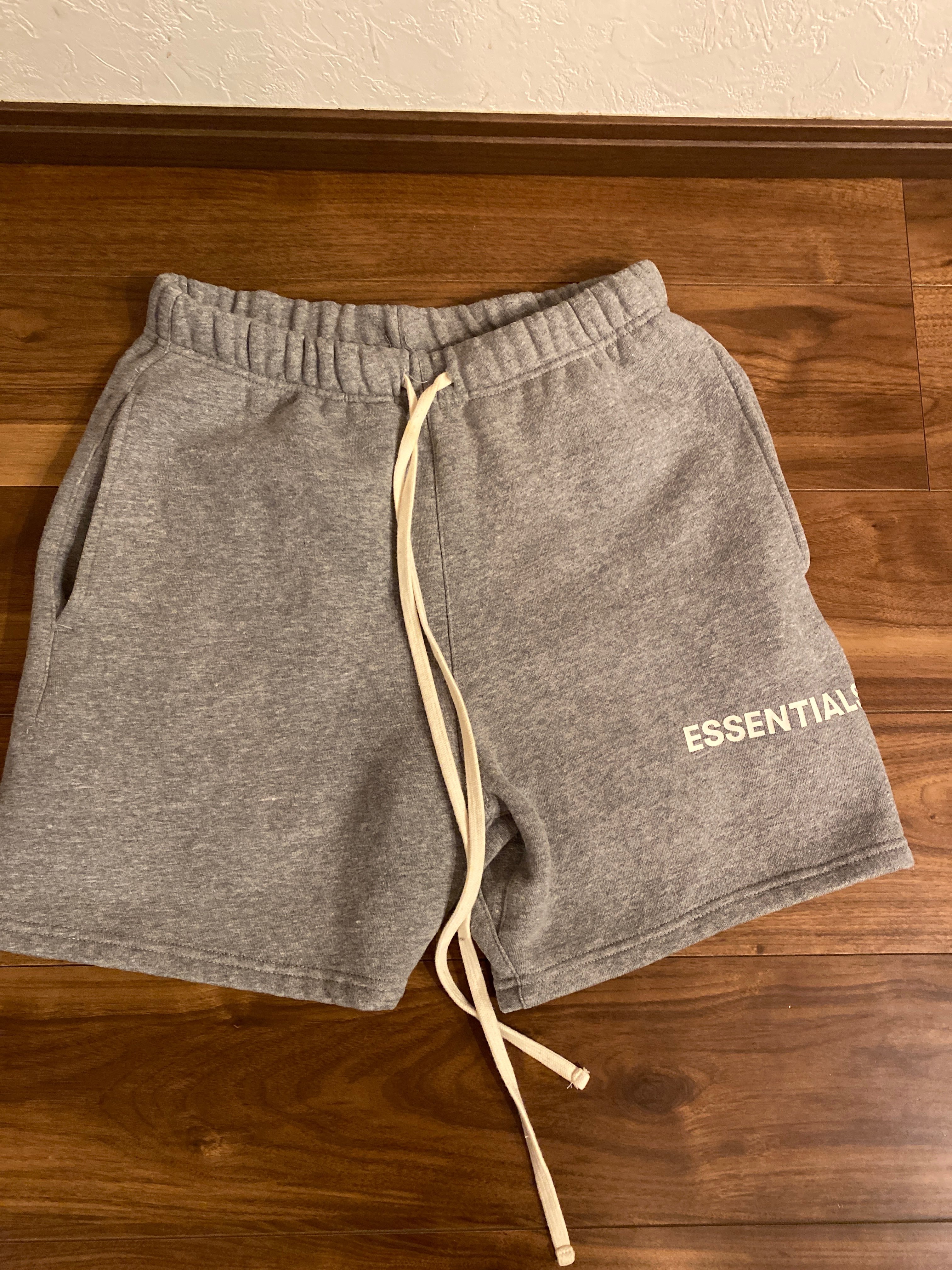 FEAR OF GOD Essentials Graphic Sweat Shorts "Grey"