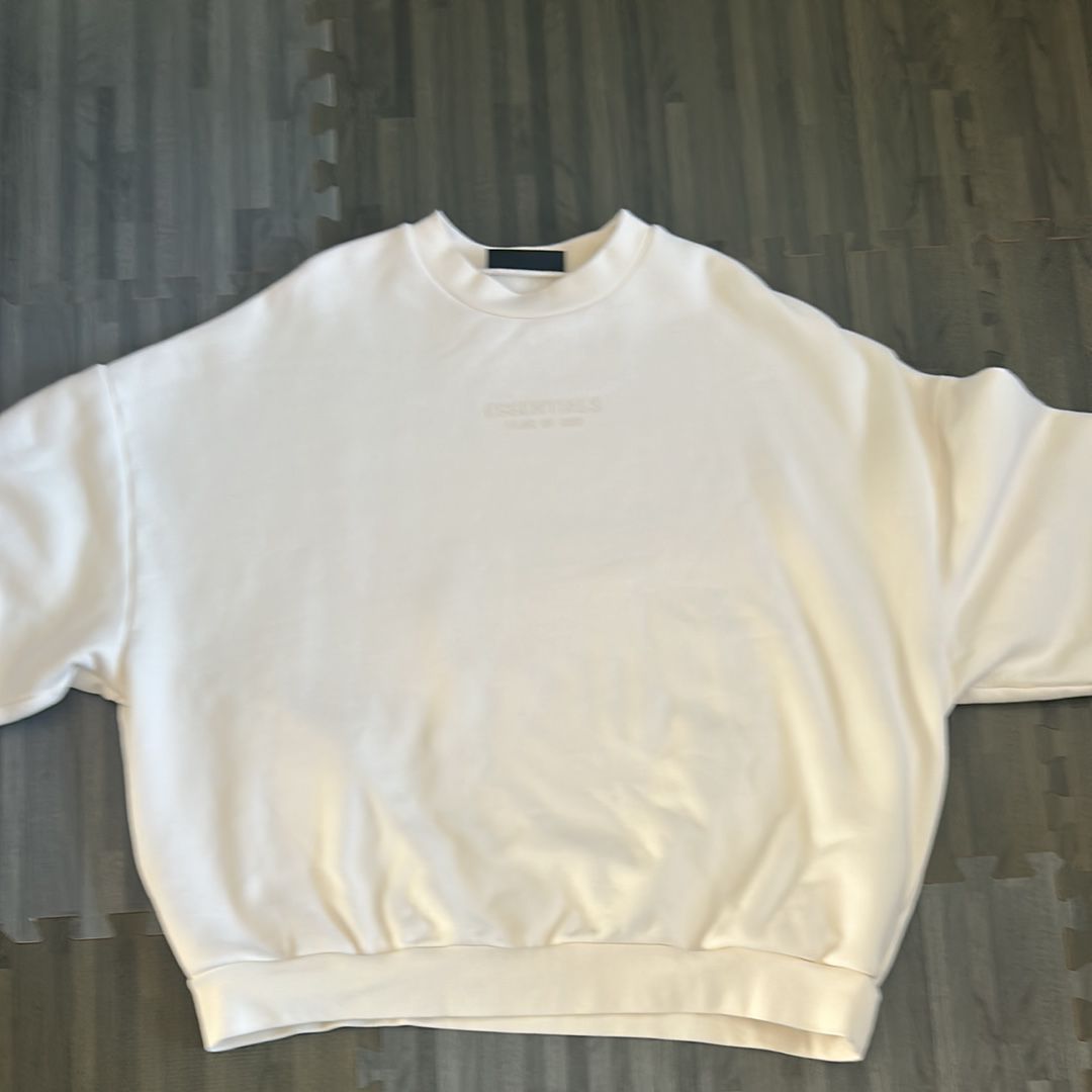 FEAR OF GOD ESSENTIALS Crewneck "Cloud Dancer"