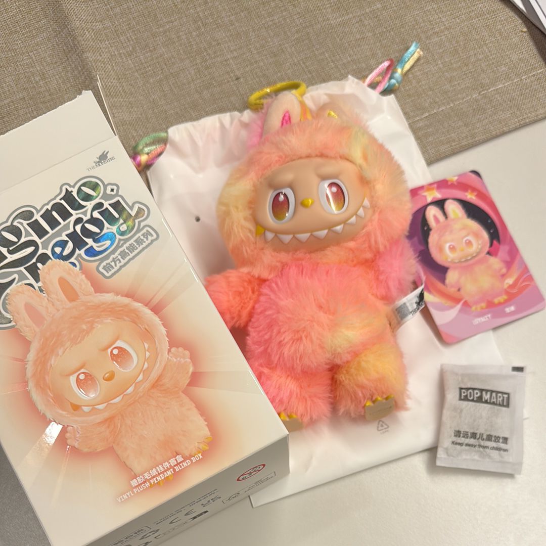 POP MART THE MONSTERS (LABUBU) Big into Energy Series Plush Pendant LOYALTY