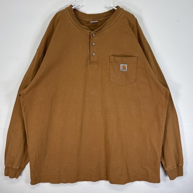 古着 カーハート Carhartt 長袖Tシャツ ヘンリーネック 大きいサイズ 肉厚 ワンポイント ロゴ 2XL ブラウン系 無地 メンズ