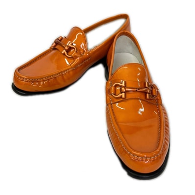 サルヴァトーレフェラガモ 【美品】パテントレザー ガンチーニ ビット ローファー 8