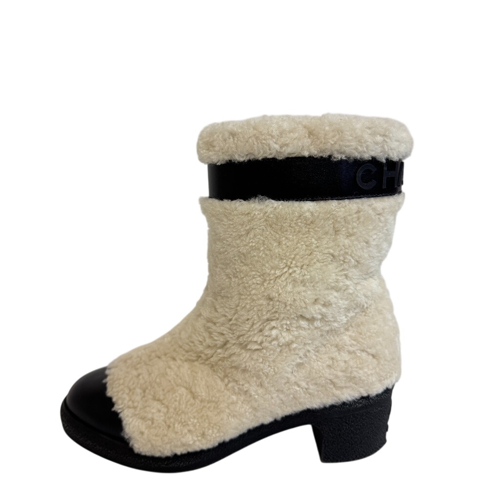 シャネル CHANEL ブーツ ムートン ボア ココマーク ロゴ ショートブーツ G34080 ホワイト