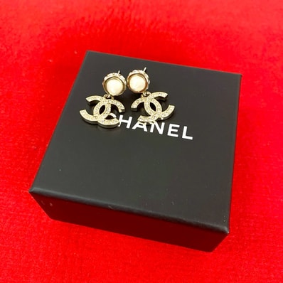 CHANEL シャネル ココマーク GP ラインストーン フェイクパール ピアス ゴールド
11874
