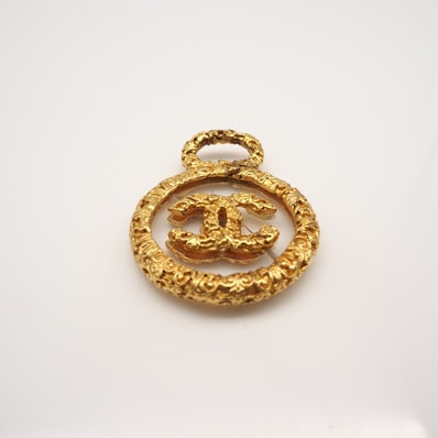 CHANEL シャネル ココマーク 溶岩 クリア チャーム GP - ペンダントトップ ゴールド GP レディース