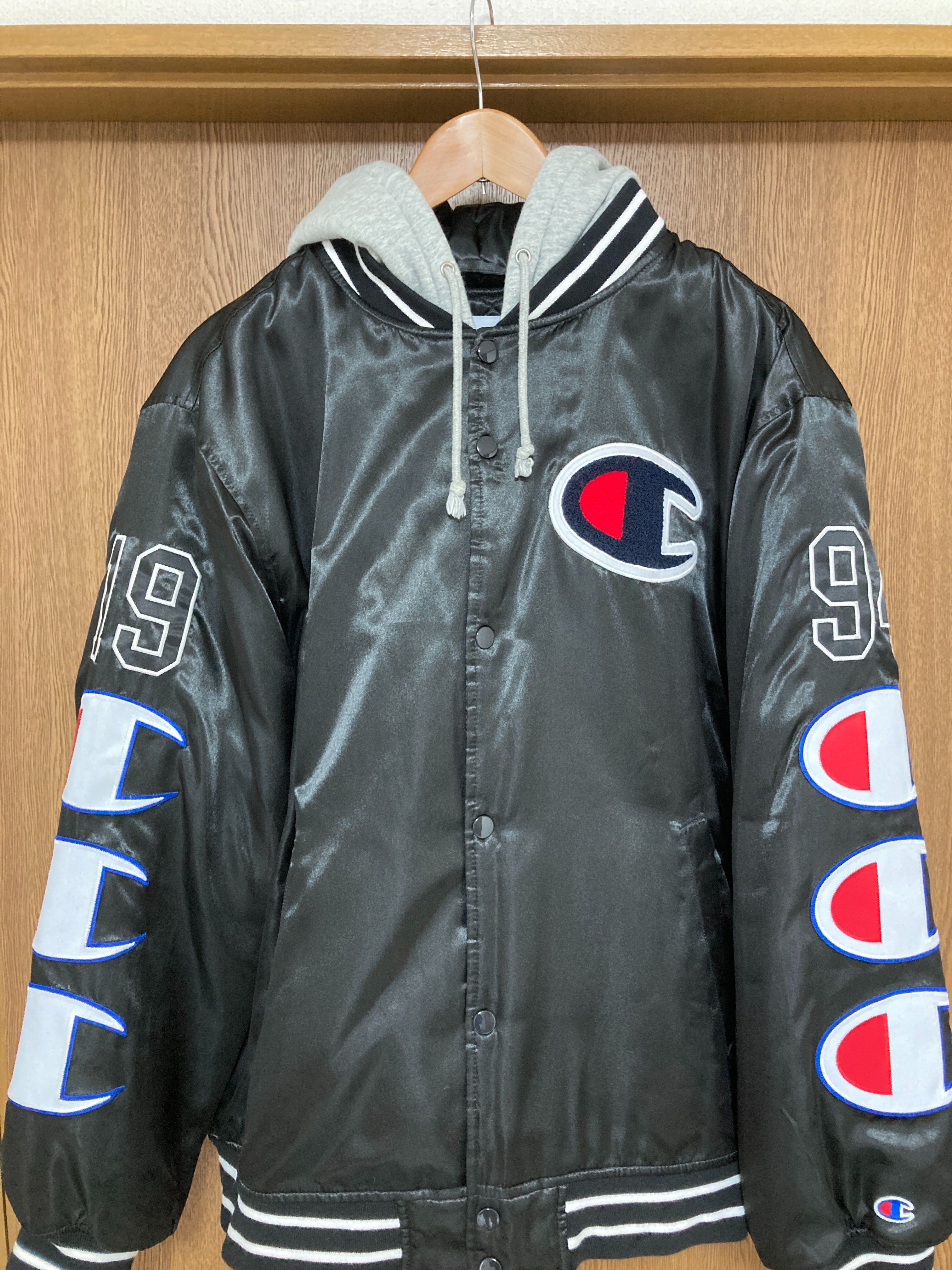 Supreme / Champion® Hooded Satin Varsity Jacket "Black"