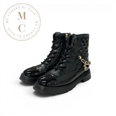 シャネル CHANEL ブーツ ショートブーツ 靴 シューズ レザー パテント ブラック 黒 ゴールド ココマーク マトラッセ チェーン レースアップ