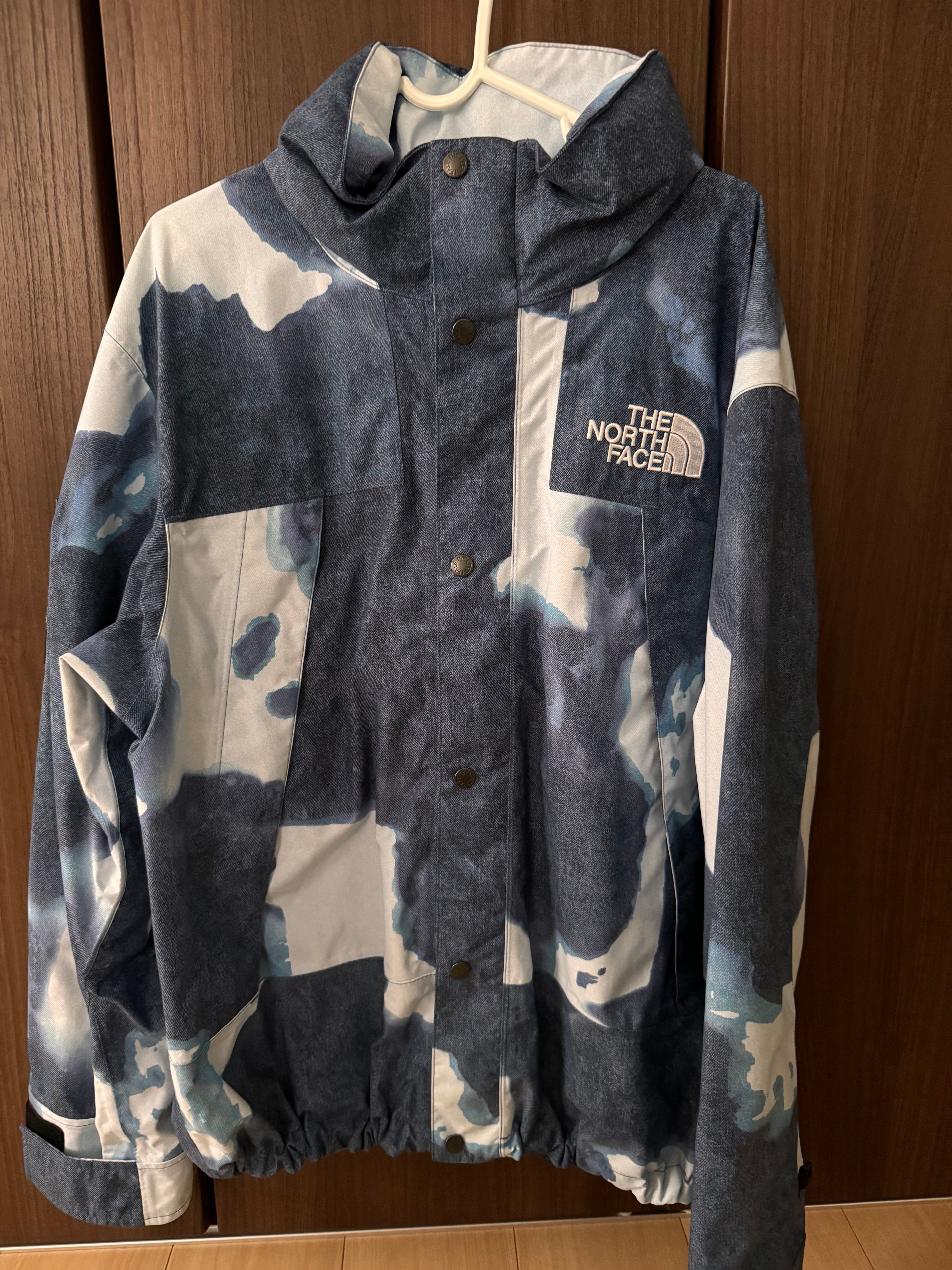 Supreme x The North Face Bleached Denim Print Mountain Jacket "Indigo"