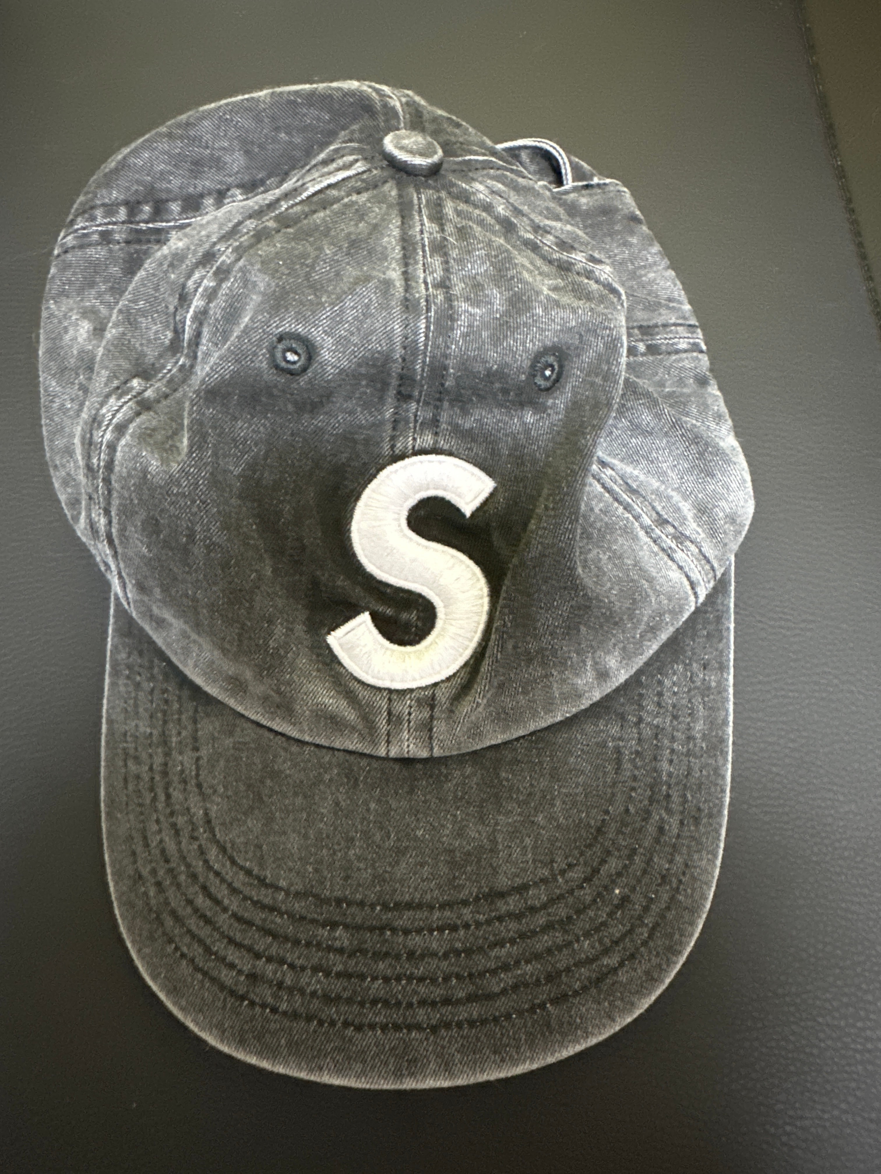 Supreme Pigment Canvas S Logo 6-Panel "Black"