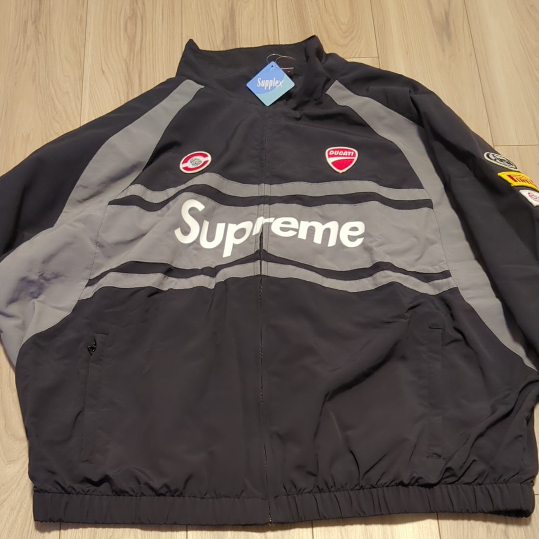 シュプリーム ドゥカティ トラック ジャケット "ブラック"