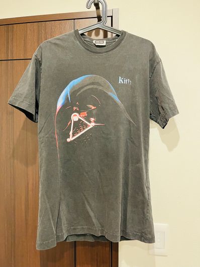 Kith x STAR WARS Darth Vader Helmet Vintage Tee "Black"