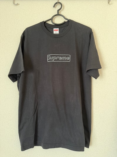 Supreme KAWS Chalk Logo Tee "Black"