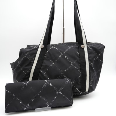 CHANEL(シャネル)旧トラベルライン ヴィンテージ ペットキャリーバッグ ドッグキャリー トートバッグ ブラック ナイロン ココマーク キルティング柄 犬用 肩掛け レディース【中古】