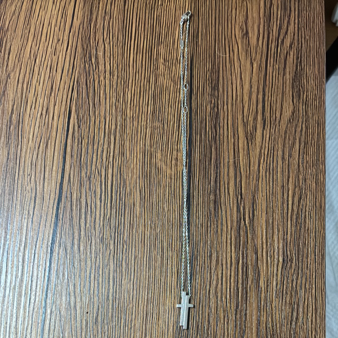 GUCCI ホワイトゴールド クロスセパレートネックレス