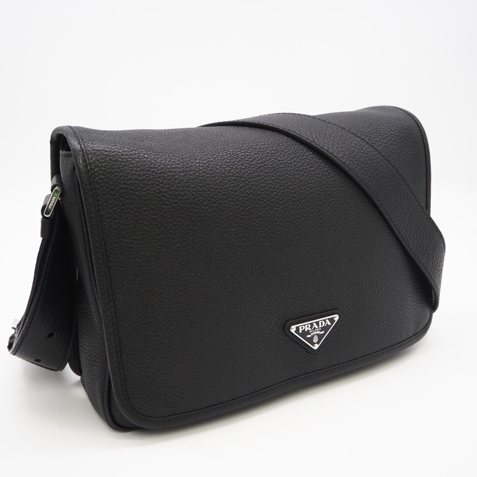 美品 PRADA プラダ レザー トライアングルロゴ ショルダーバッグ 2VD075 ショルダーバッグ ブラック カーフレザー メンズ