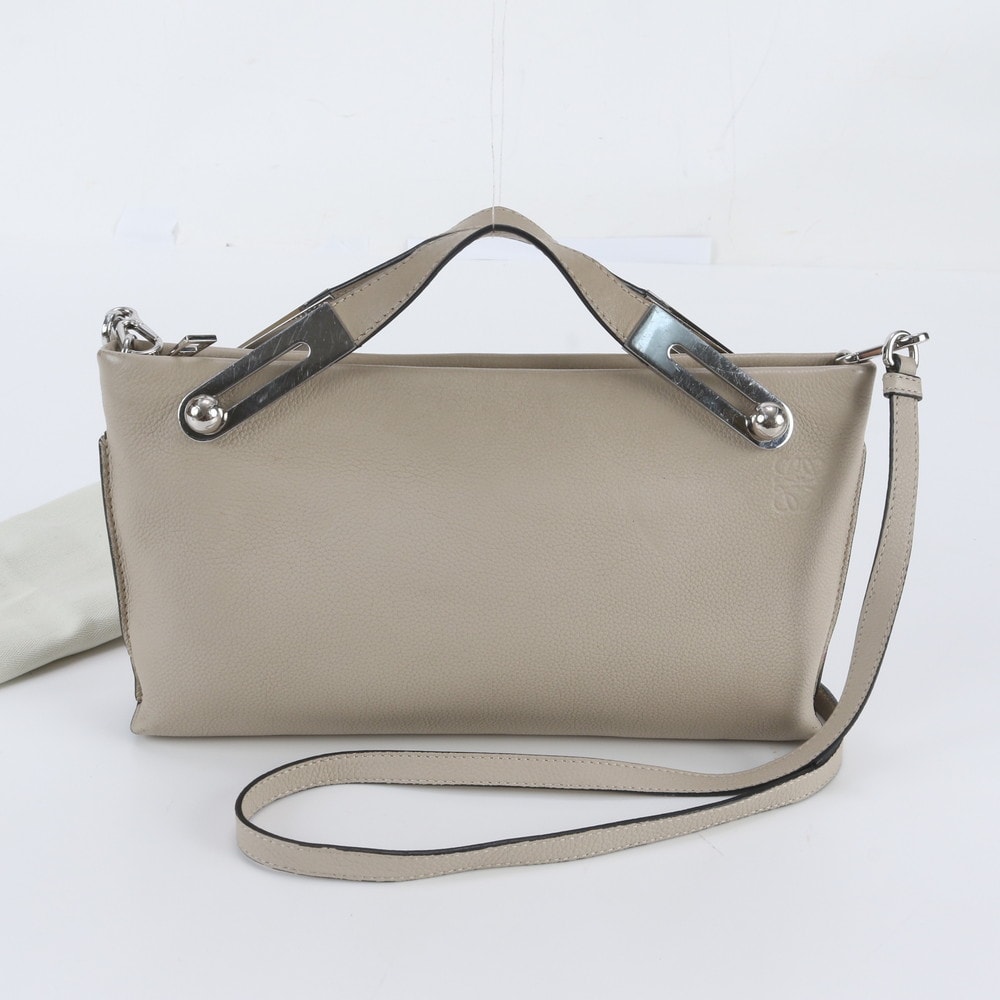 ■美品 ロエベ アナグラムミッシーショルダーバッグ レザー