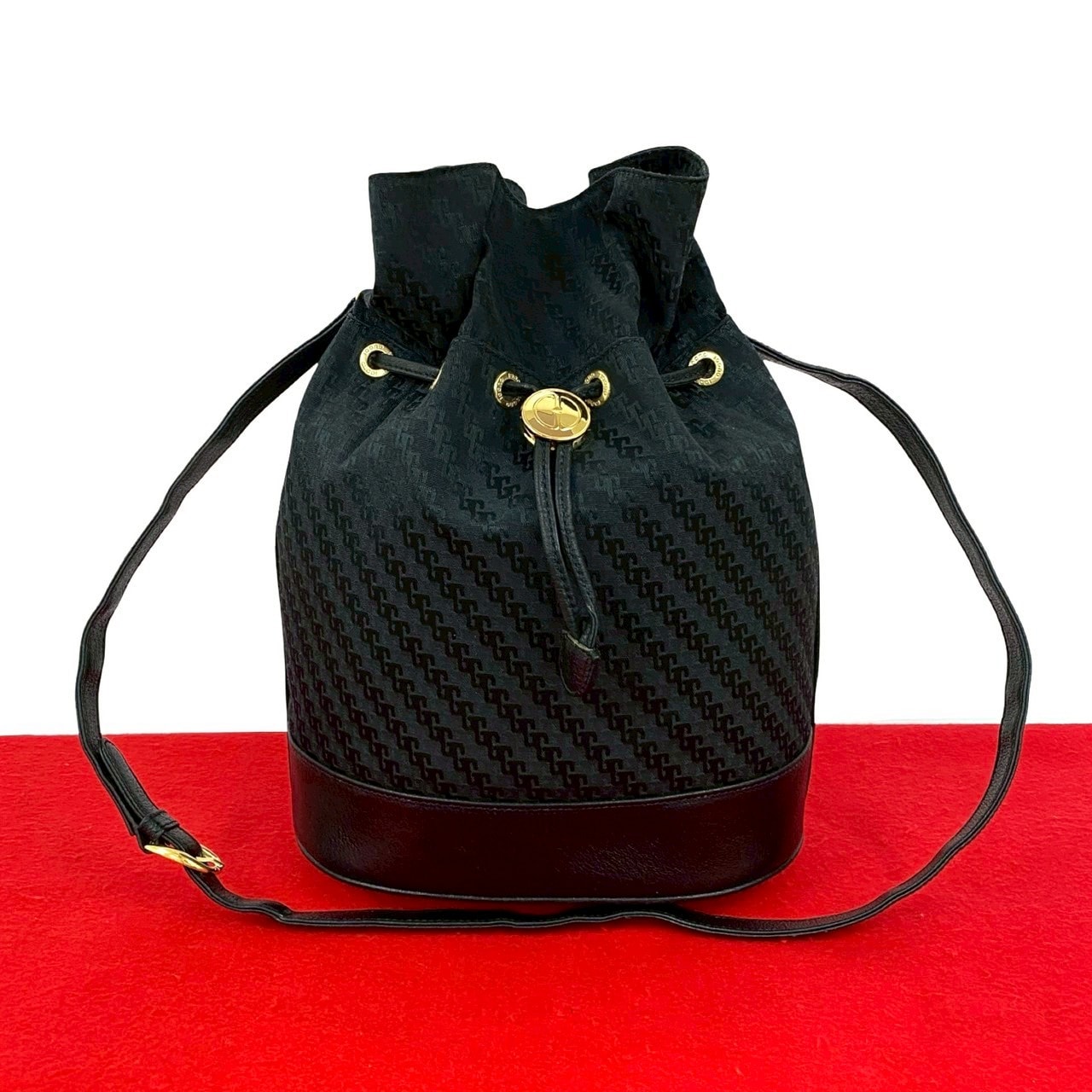 GUCCI グッチ GG ロゴ 金具 キャンバス レザー ショルダーバッグ ブラック
 29791