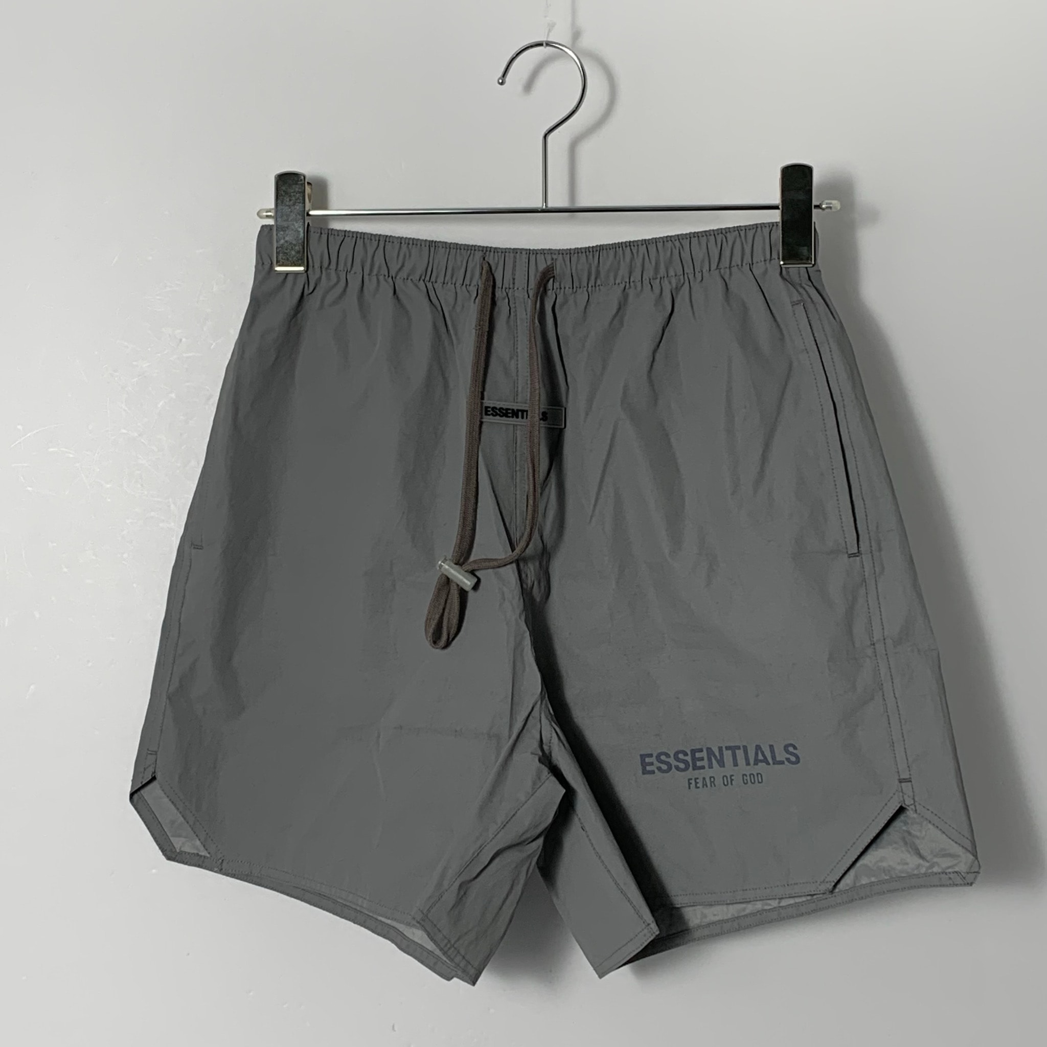FEAR OF GOD ESSENTIALS Volley Shorts "Silver Reflective"