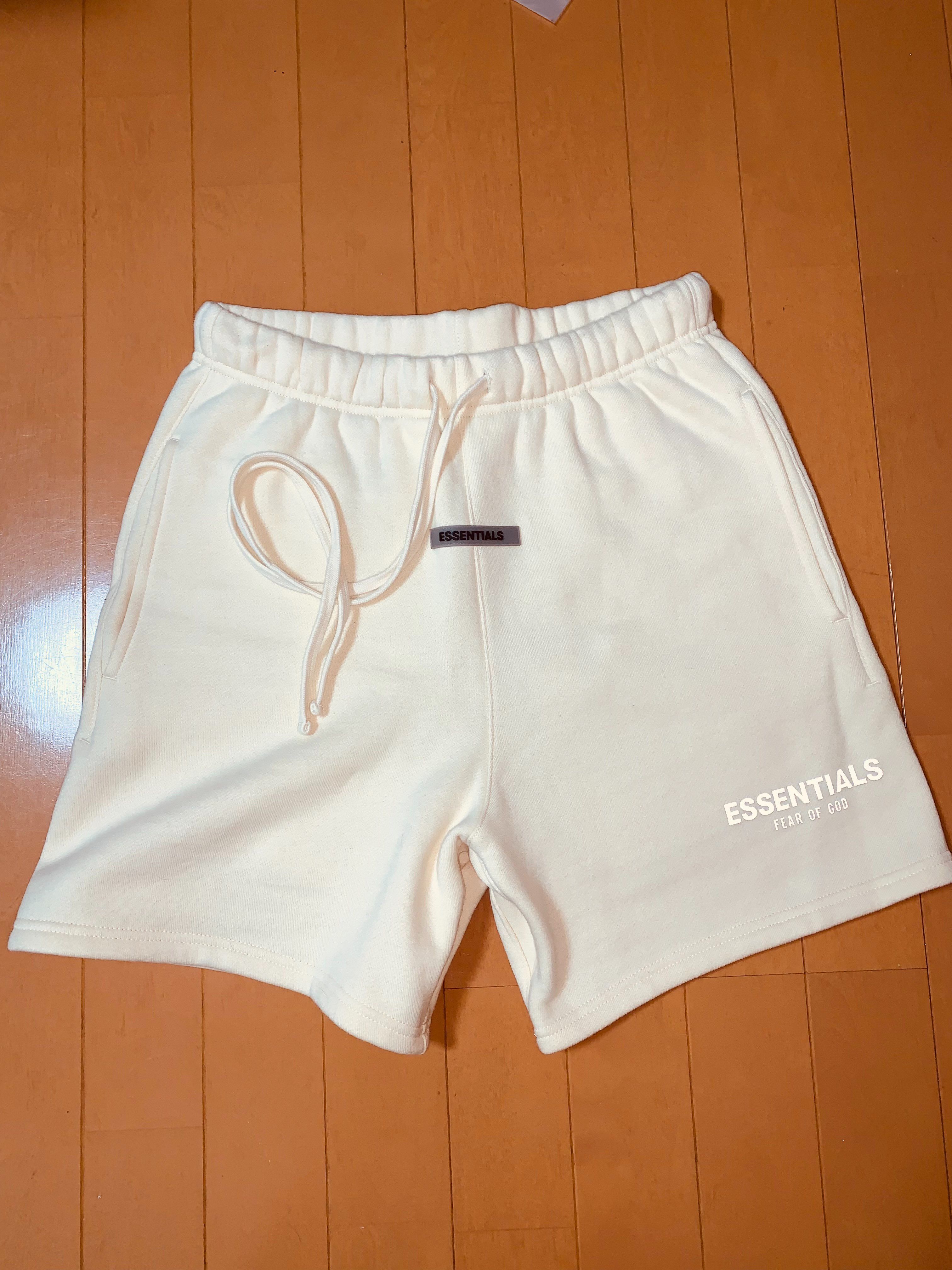 FEAR OF GOD ESSENTIALS Sweatshort "Butter cream"