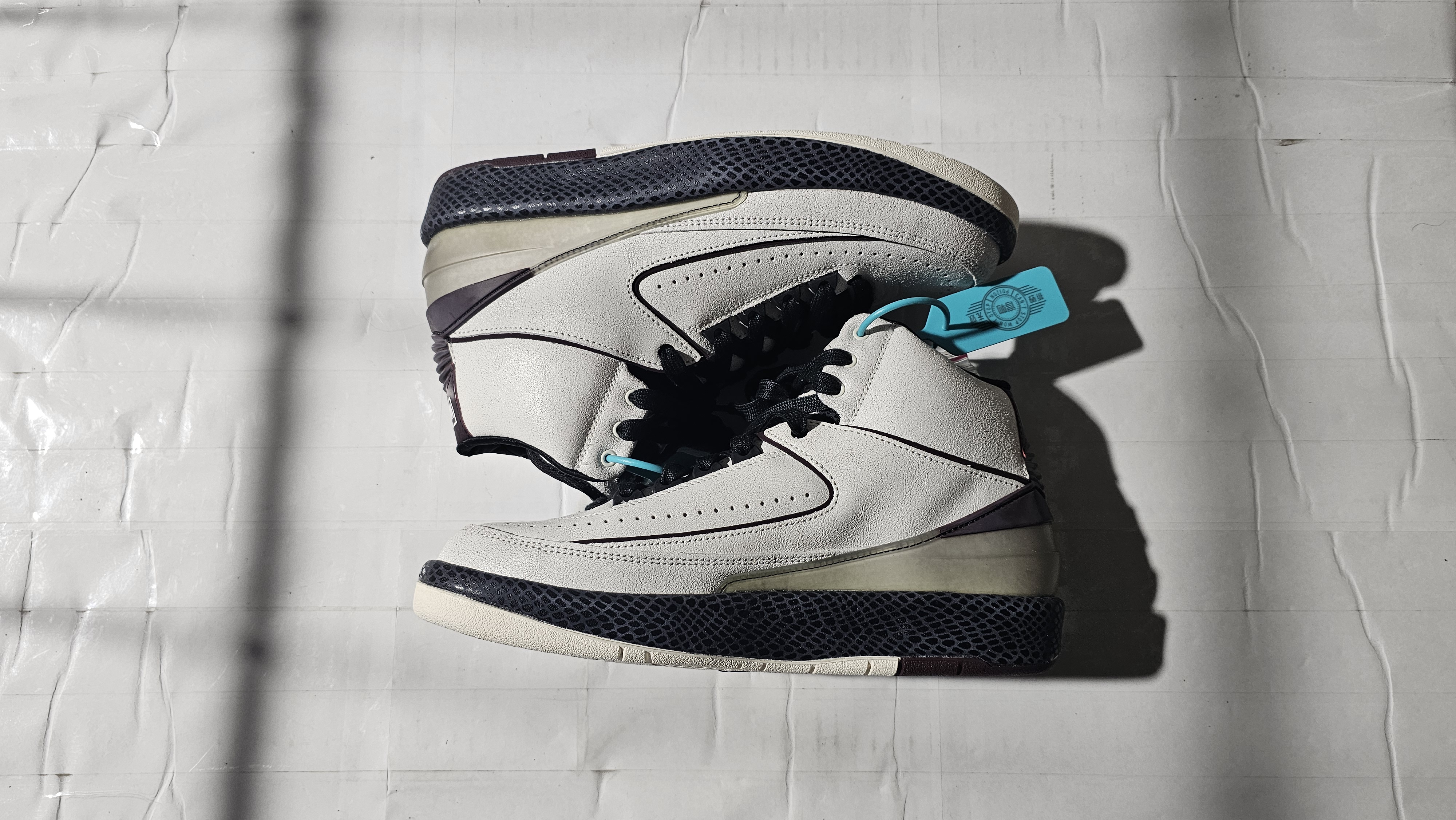 アママニエール × ナイキ エアジョーダン2 "エアネス/セイル アンド バーガンディ"