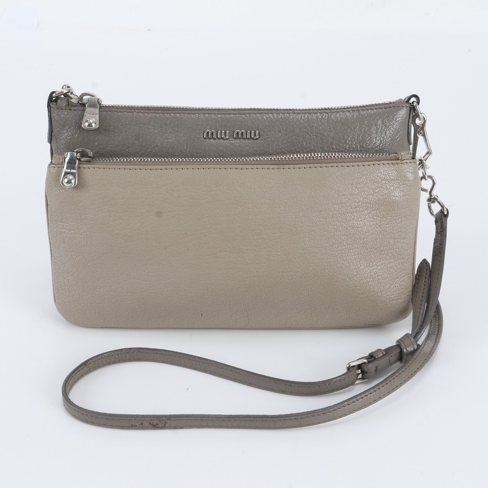 ■美品 ミュウミュウ ショルダーバッグ レザー